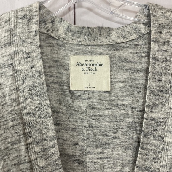 256. Abercrombie & Fitch cardigan size L - Picture 2 of 7